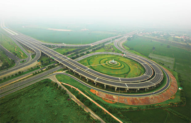 yamuna expressway plot